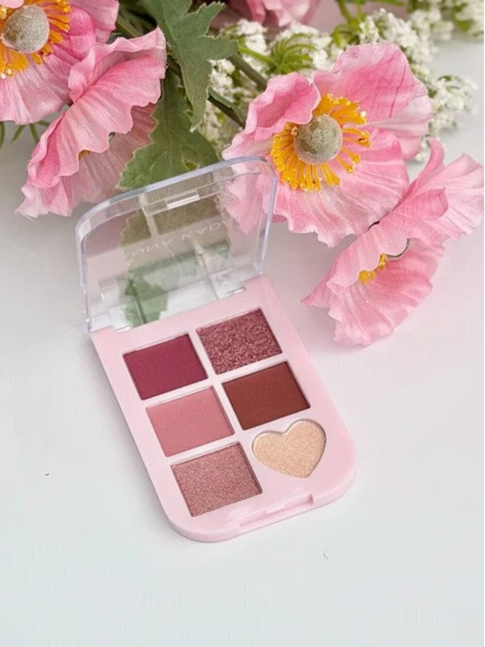 Manna Kadar Eye Shadow Compact - Pink Mirage